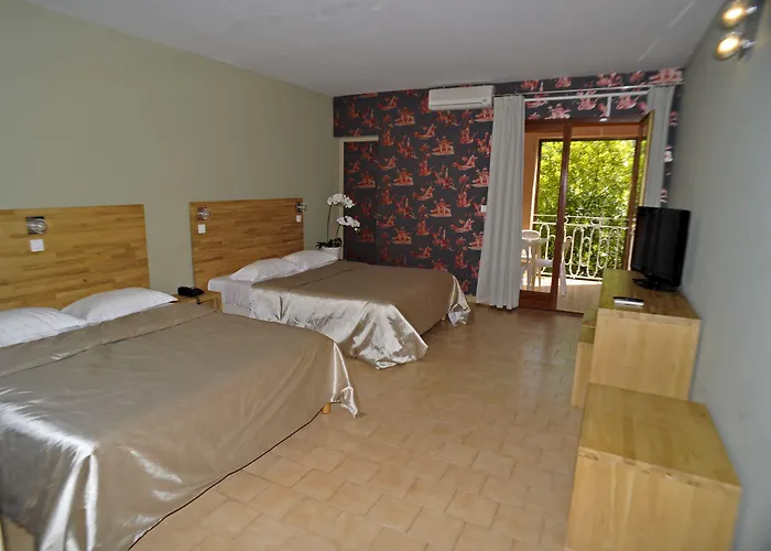 Отель Logis Le Lonca