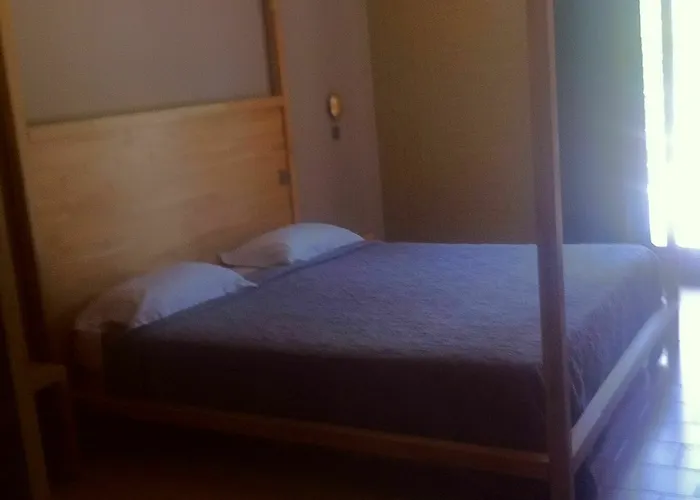 Отель Logis Le Lonca