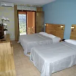 Logis Le Lonca 3*