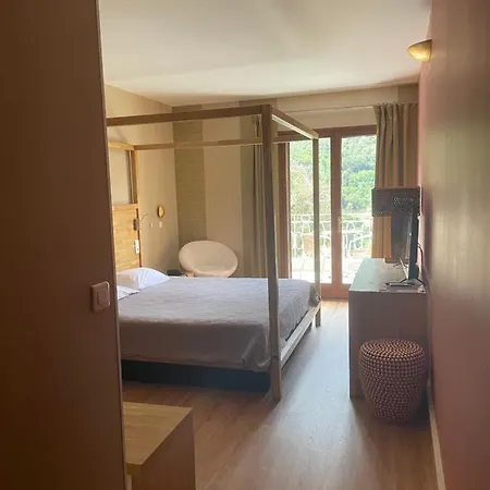 Ξενοδοχείο Logis Hotel Le Lonca 3*