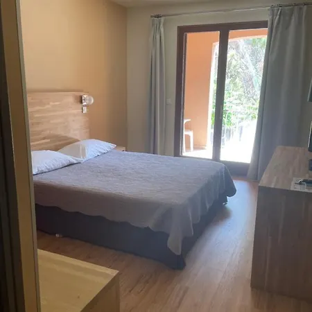 Logis Hotel Le Lonca 3*