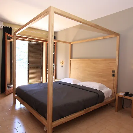 Logis Hotel Le Lonca 3* Porto (Corsica)