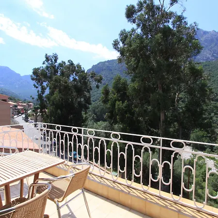 Logis Le Lonca 3*