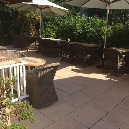 Logis Le Lonca Hotel 3*