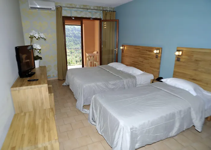 Logis Le Lonca 3*