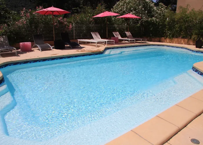 Logis Le Lonca Hotel